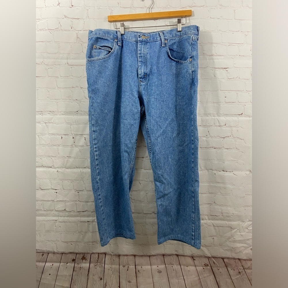 Wrangler Mens Size 38 Relaxed Fit Light Washed Denim Blue Jeans Hem Altered